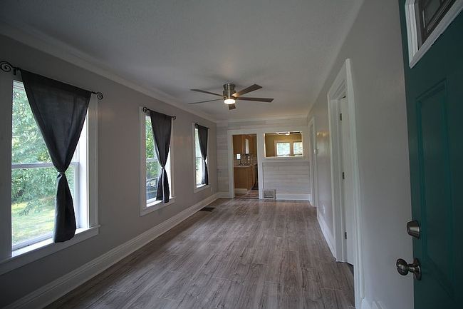 Photo of 925 Windsor Ave, Muskegon, MI
