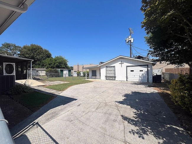 Additional photo 1 of property located at 104 Ivanhoe Ln