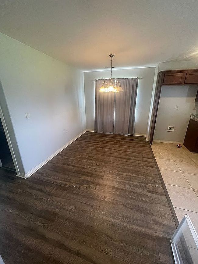 Image of 112 W 60th Pl S