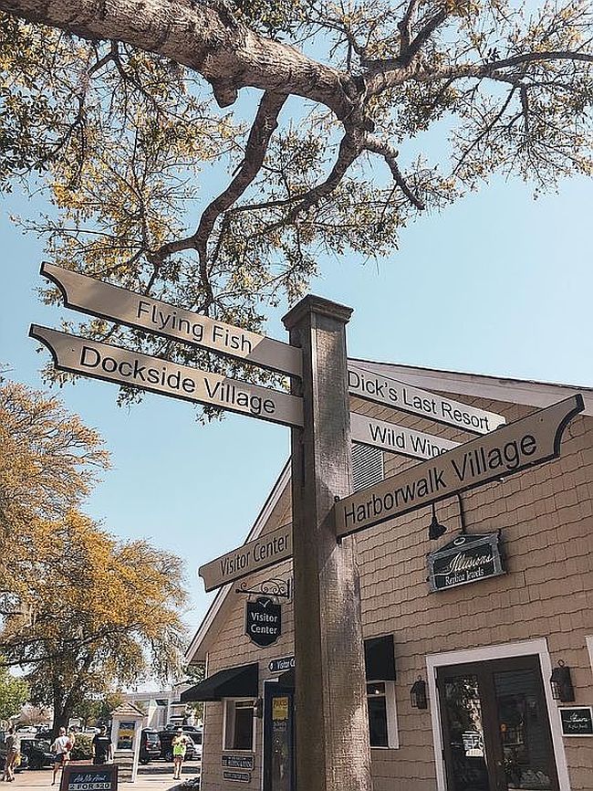 Additional photo 2 of property located at 6253 Catalina Dr Unit 211