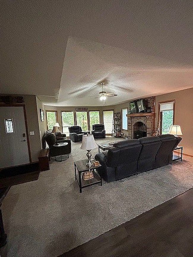 Image of 110 Oak Dr