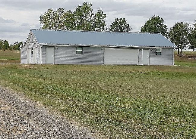 Photo of 4415 Ne Croco Rd, Topeka, KS
