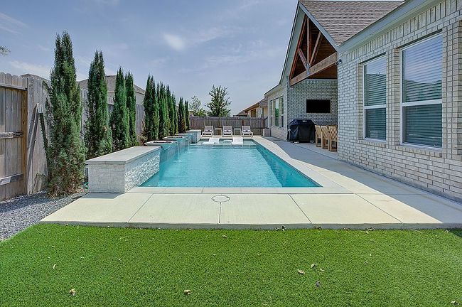 Image of 2252 Meadow Way St