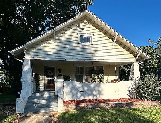 Photo of 412 Iowa Ave, Holton, KS