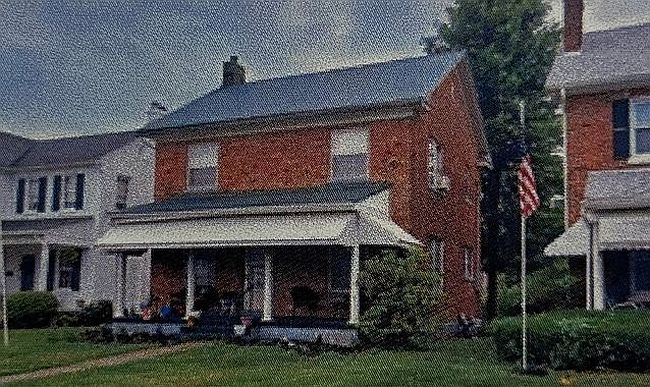 Image of 608 E 2nd St