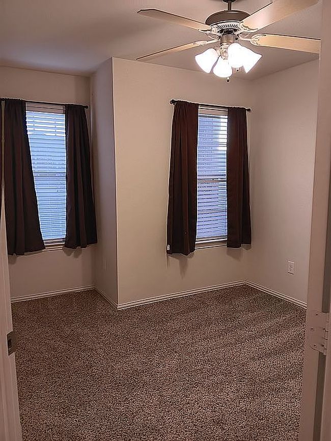 Image of 4608 Lakeshore Dr
