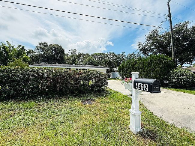 Photo of 4442 Beacon Dr, Sarasota, FL