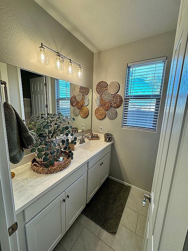 Additional photo 2 of property located at 905 S 108th Ave