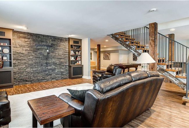 Image of 1042 Rockford Rd