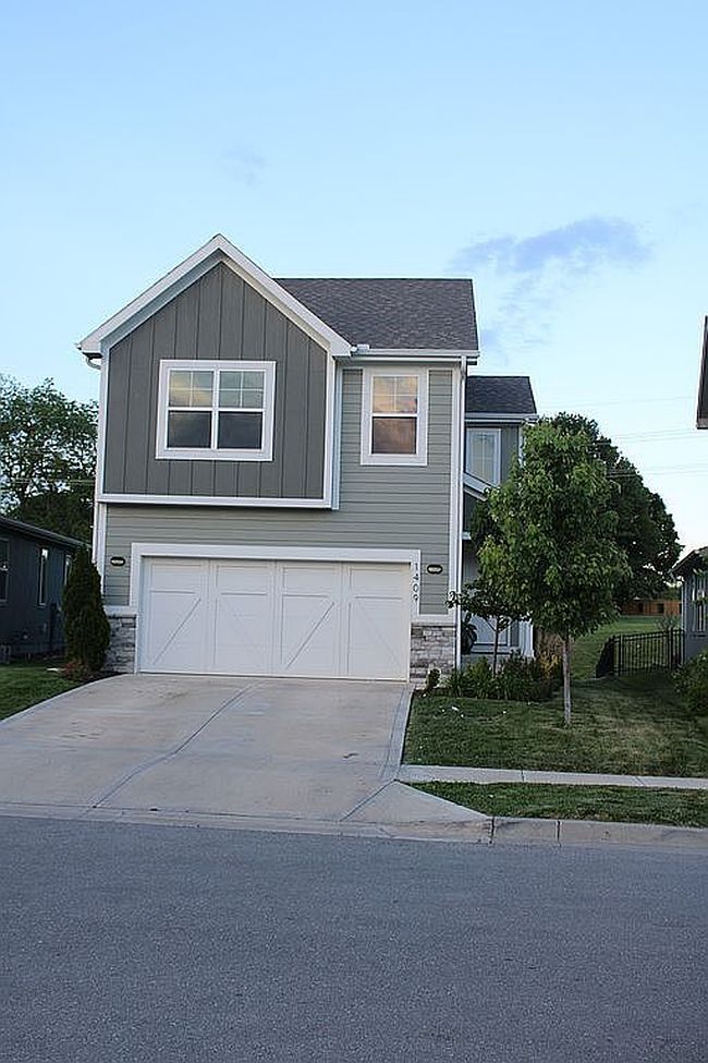 Image of 1409 Newport Ln