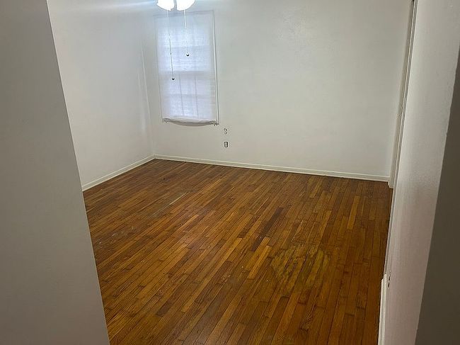 Additional photo 3 of property located at 3815 Summer Dr