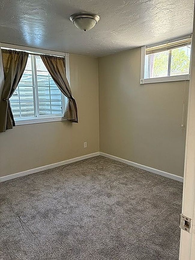 Image of 210 W 2 N