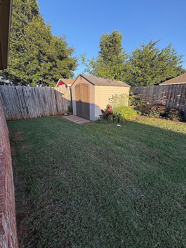 Image of 528 E Juniper Ln