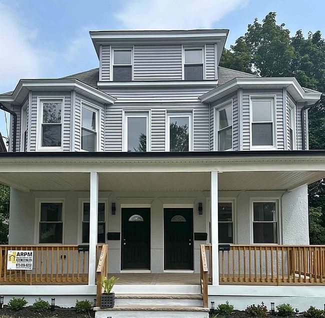 Photo of 287 W Palisade Ave