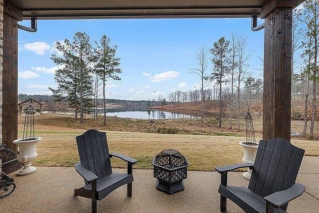 Image of 25 Shoreview Ln