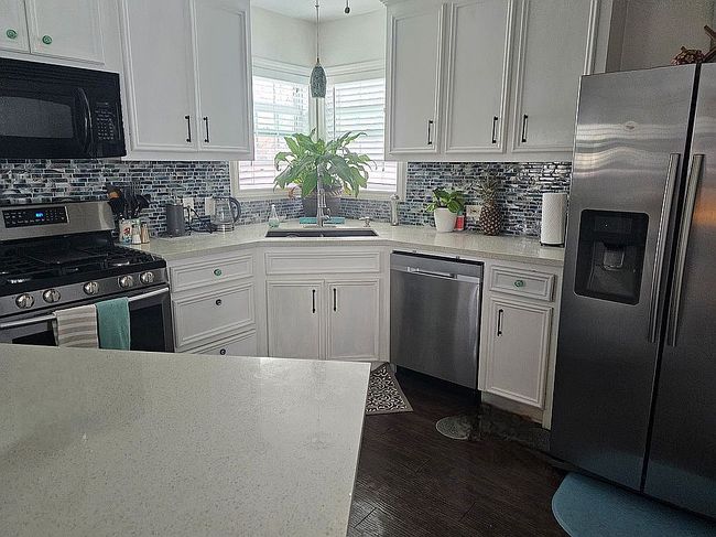 Additional photo 3 of property located at 1818 40th St