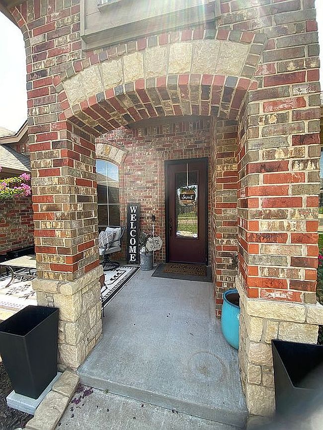 Additional photo 3 of property located at 2608 Se 39th St