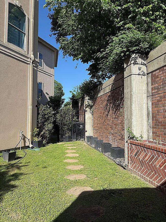 Image of 607 Oakley St Unit 5