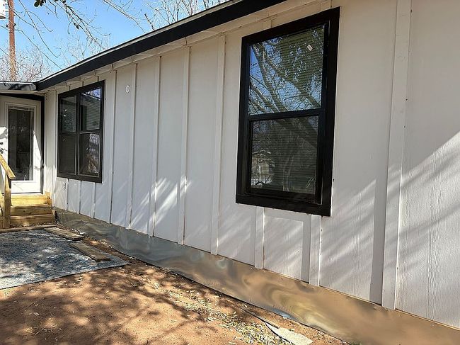 Additional photo 1 of property located at 2025 Standish St