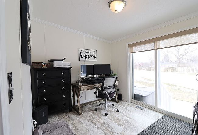 Photo of 4039 Seneca Pkwy, Niagara Falls, NY
