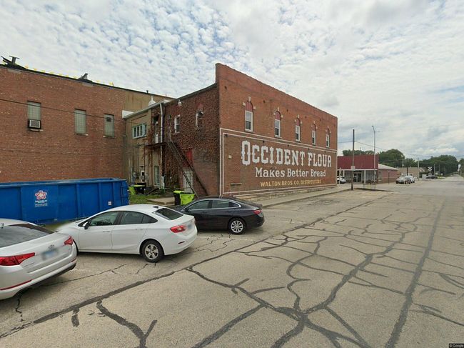 Photo of 2 Indian Grove Est #700, Fairbury, IL