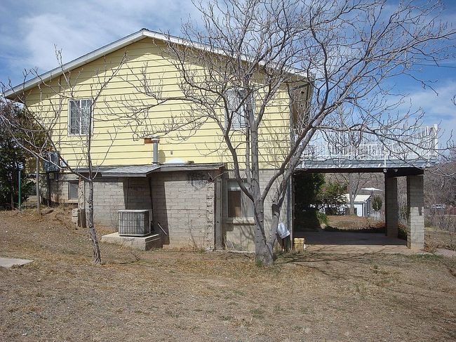 Image of 10231 S Fir St