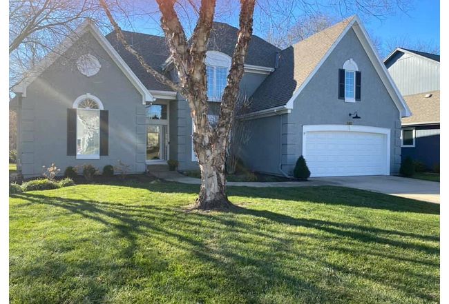 20305 W 98th St, Lenexa, KS