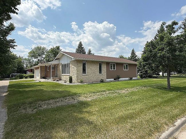 Photo of 303 W 1st St, Argyle, MN