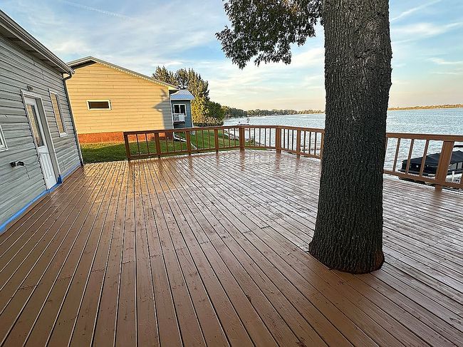 Image of 404 W Lakeview Ln