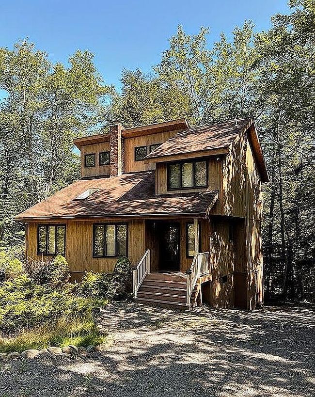 355 Main St, Gouldsboro, PA