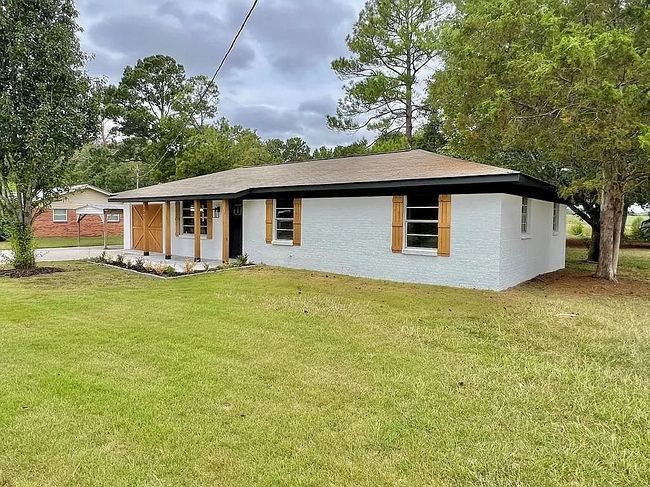 Additional photo 1 of property located at 305 Frances Dr