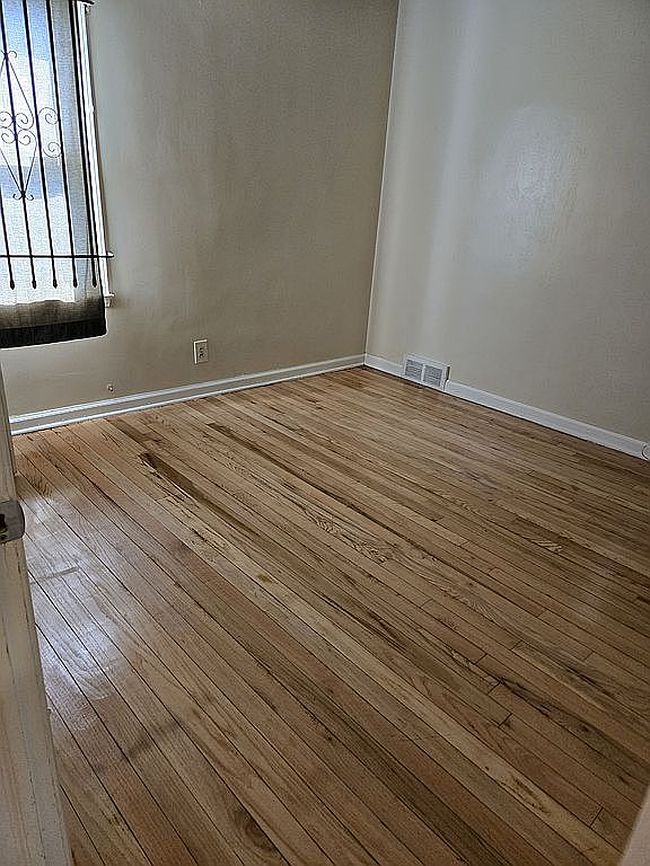 Image of 8328 Roselawn St