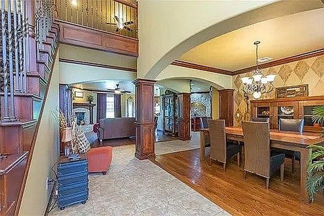 Additional photo 3 of property located at 2100 Pembroke Ln