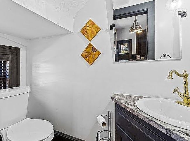 Image of 2538 Holmes St