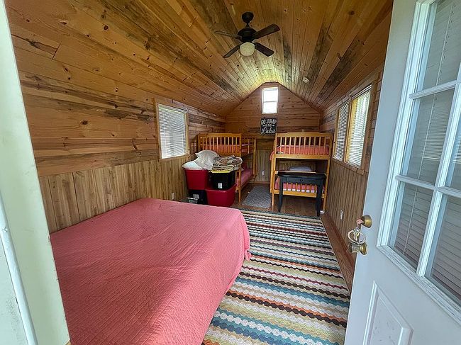 Image of 199 E Cedar Ln
