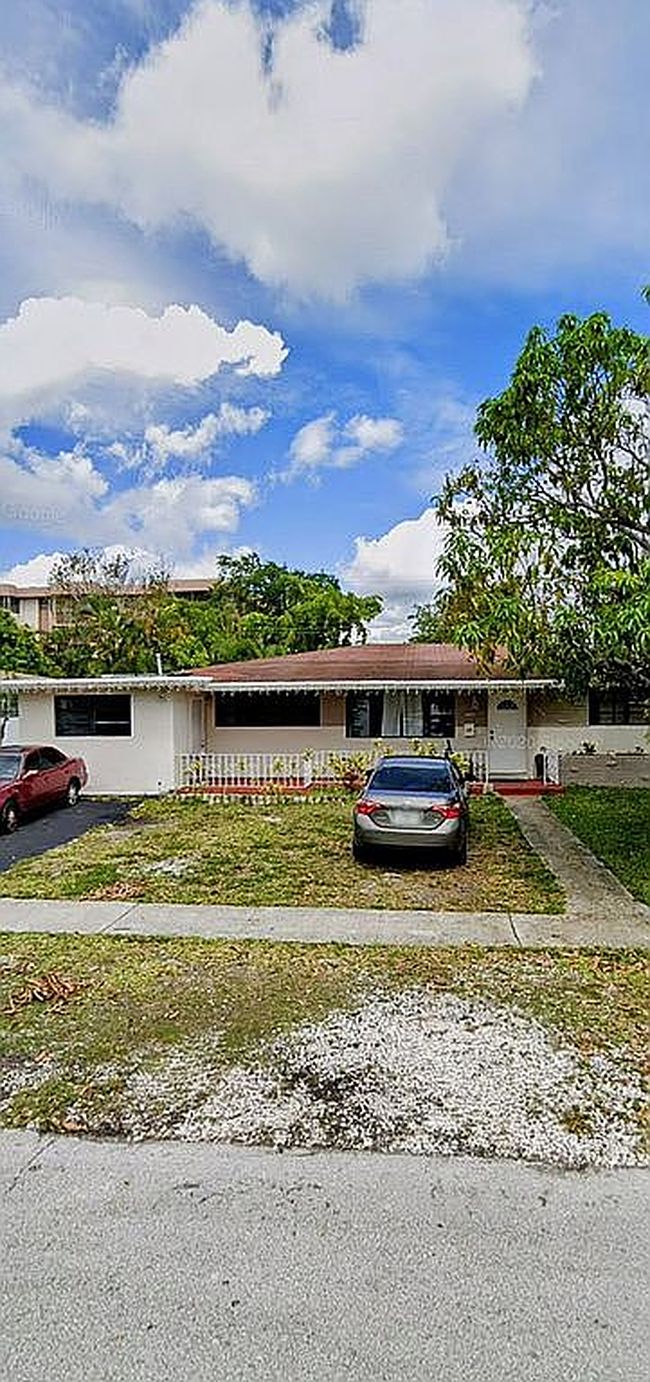 Photo of 1265 Ne 138th St, North Miami, FL