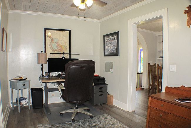 Photo of 438 Sunshine Dr, Gladewater, TX