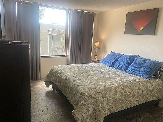 Image of 410 W 7th St Apt 229