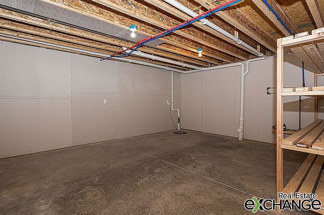 Photo of 46 Cobblestone Ln, Le Claire, IA