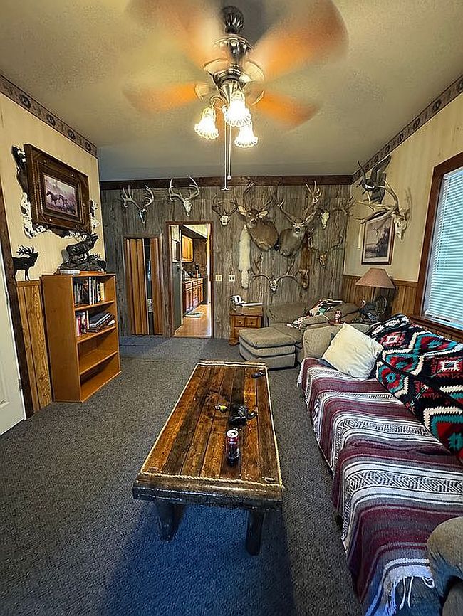 Photo of 107 W Oak St, Maywood, NE