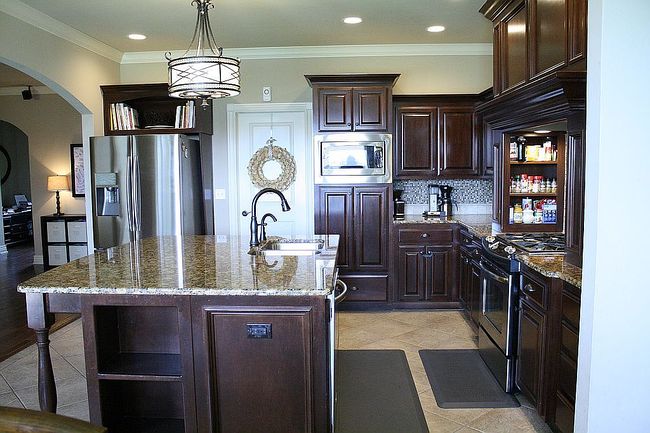 Image of 916 Isabella Ln