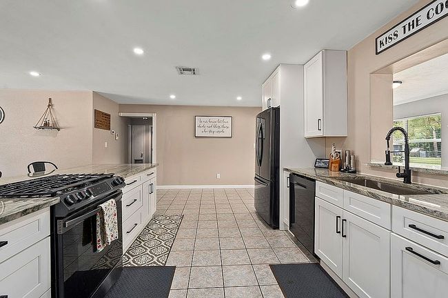 Photo of 5403 Silver Oak Dr