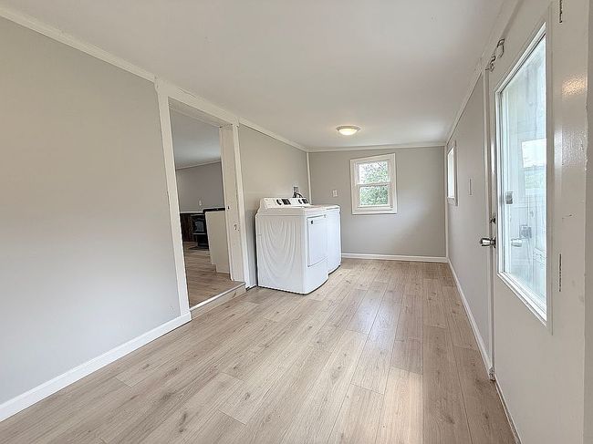 Additional photo 2 of property located at 77 Pine St