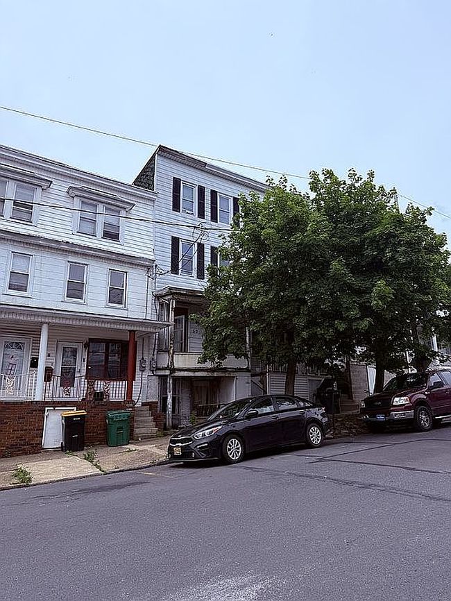 Image of 50 S Maple St