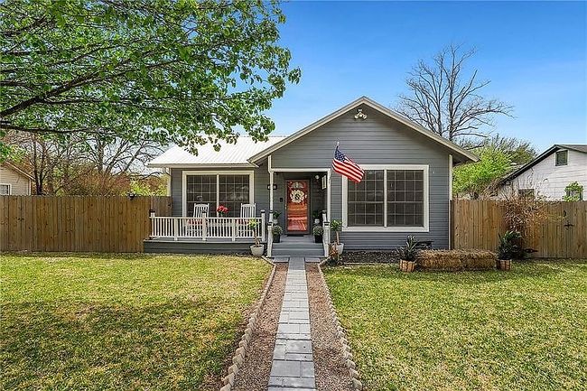 Photo of 1409 Burns Blvd, Taylor, TX