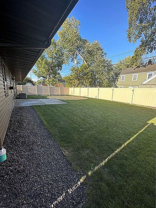 Photo of 1510 N 5th St, Pekin, IL