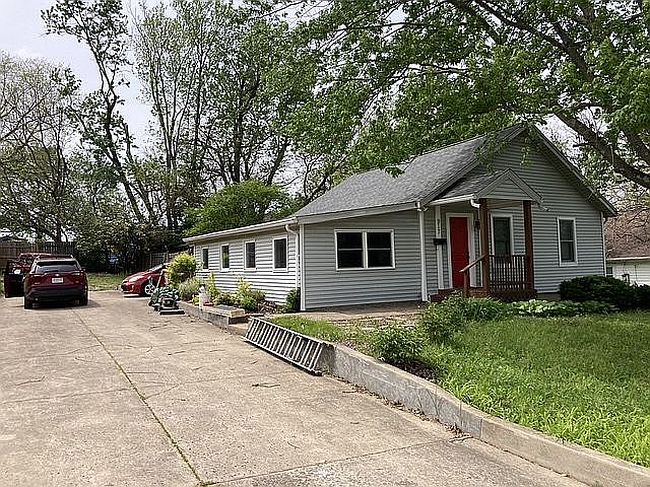 Photo of 917 N Maple St, Bloomington, IN