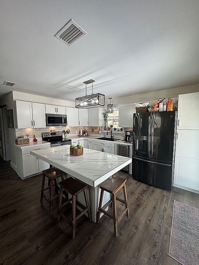 Image of 16809 Lisbon Ave