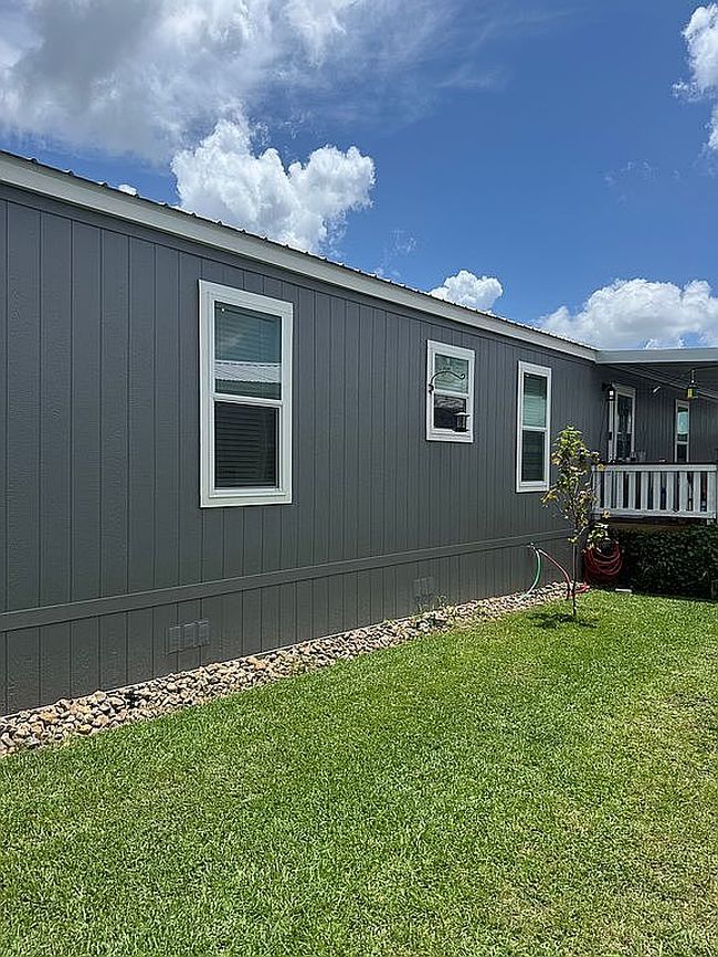 Photo of 158 Mooney Rd, Pearland, TX