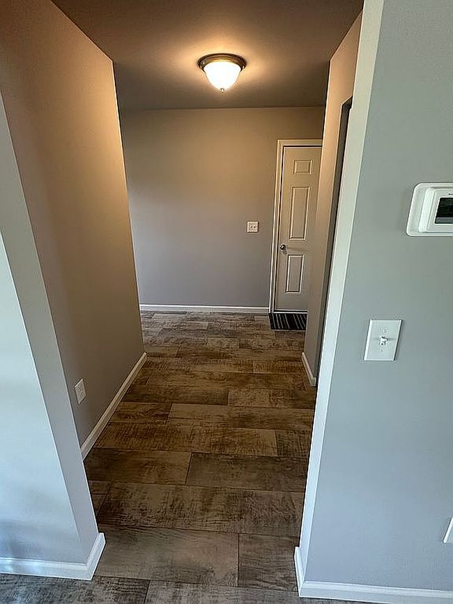 Photo of 1017 Kemperwood Ct, Howell, MI